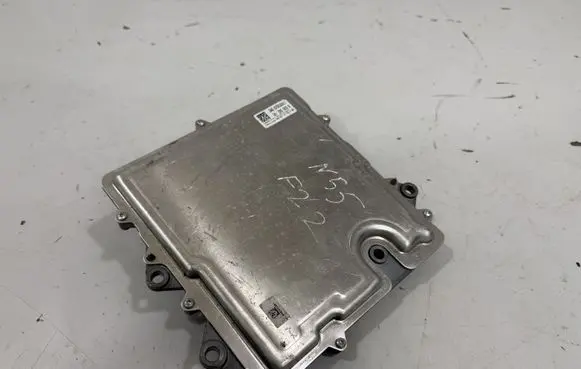BMW 2 F22 F23 Engine control unit/module 8639582 8665279