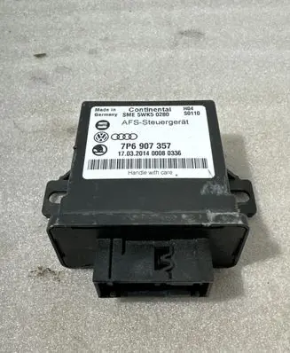 Volkswagen Touareg II Light module LCM 7P6907357 5WK50280