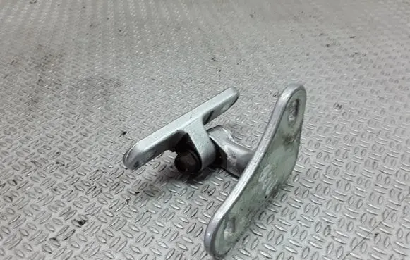 Mercedes-Benz C W203 Front door lower hinge 
