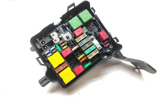 Peugeot 2008 I Fuse module 150537400360 42742002