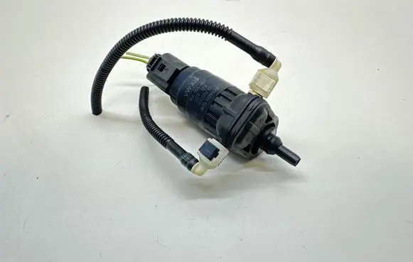 Audi A4 S4 B7 8E 8H Windscreen/windshield washer pump 1K6955651