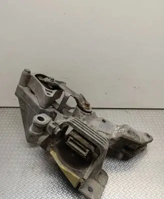 Mercedes-Benz Vito Viano W447 Engine mount bracket A4472410713 26020121 326556