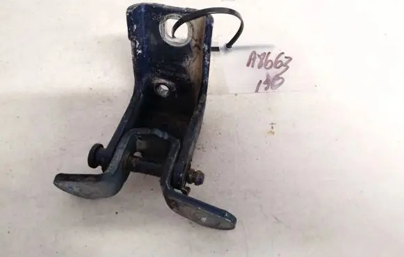 Ford Mondeo Mk III Rear door lower hinge 93bbf26800al 93bb-f26800-al