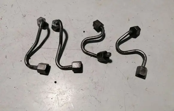 Mercedes-Benz E W212 Fuel injector supply line/pipe 