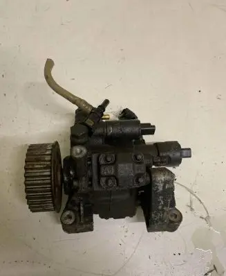 Nissan Juke I F15 Fuel injection high pressure pump