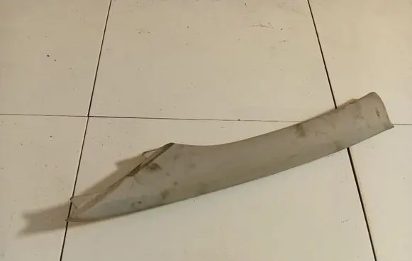 Toyota Avensis T250 (C) pillar trim 221205020