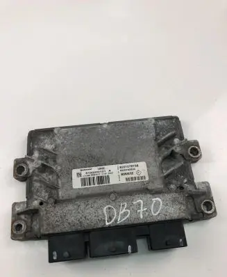 Renault Twingo II Engine control unit/module ECU 8201076738 S120202121A