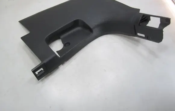 Foot area side trim