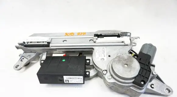 Peugeot 508 RXH Front door soft close latching motor (coupe) 9677615380