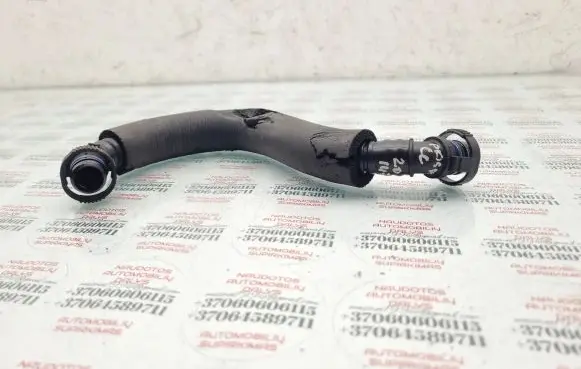 Volkswagen PASSAT CC Breather hose/pipe 06J103221A