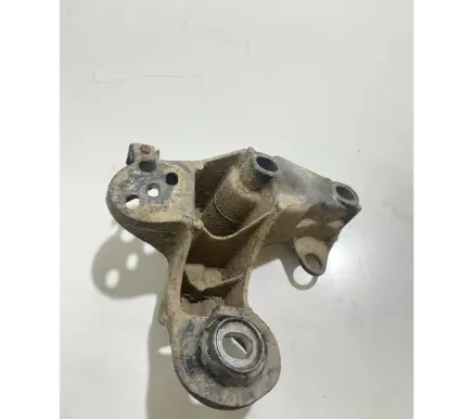 Audi A4 S4 B6 8E 8H Engine mounting bracket 8E0199352F