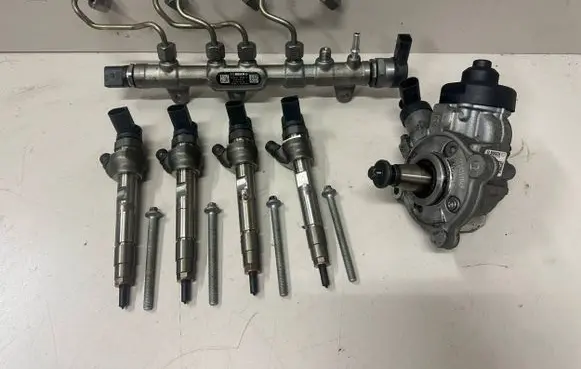 BMW 2 F45 Fuel injection system set 8511626 0445110743 0445010764