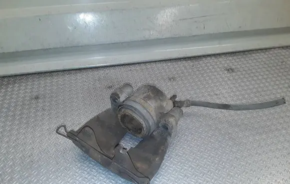 Ford C-MAX I Front brake caliper 