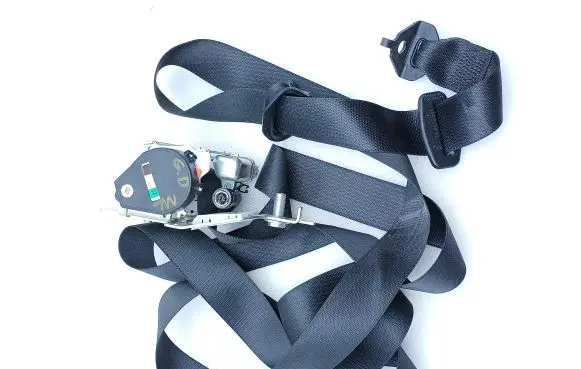 Mercedes-Benz GLE (W166 - C292) Front seatbelt A1668602986