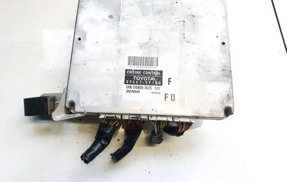 Toyota Corolla Verso AR10 Engine control unit/module 896610f100 89661-0f100