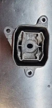 BMW X1 U11 Engine mounting bracket 9894729