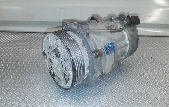 Skoda Octavia Mk1 (1U) Air conditioning (A/C) compressor (pump) 