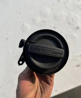 BMW X5 E70 Oil fill pipe 7823183 15265812
