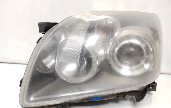 Toyota Avensis T250 Headlight/headlamp E4175 35109 11332
