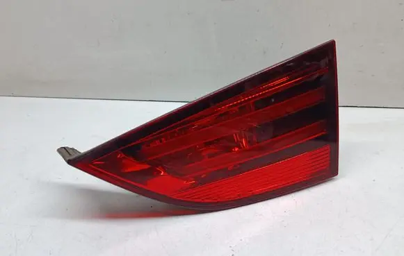 Tailgate rear/tail lights