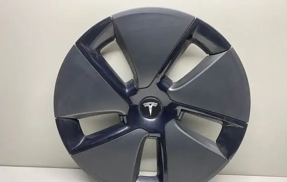 Tesla Model 3 R18 wheel hub/cap/trim 104427100A