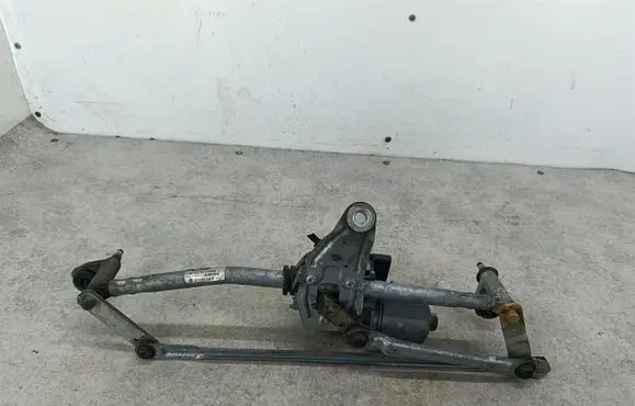 Volkswagen PASSAT B6 Front wiper linkage 