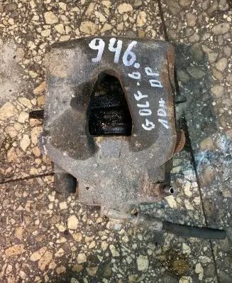 Volkswagen Golf VI Front brake caliper