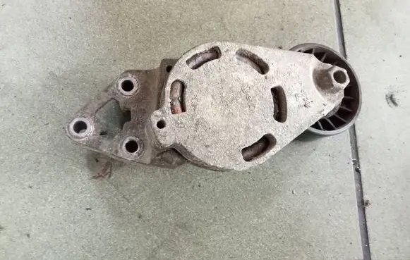 Skoda Fabia Mk1 (6Y) Generator/alternator belt tensioner 045903315A
