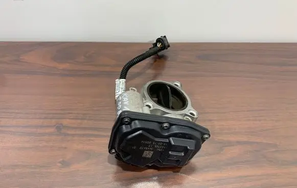 Toyota RAV 4 (XA40) Throttle valve 10378517 732000703A