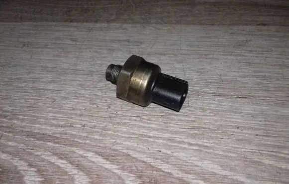 Volvo XC70 Brake power pressure regulator 1005229927