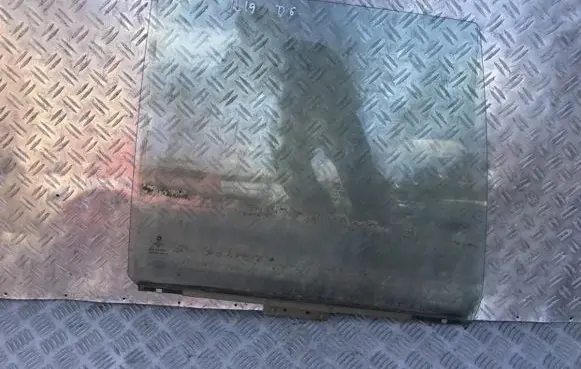 Renault 19 Rear door window glass