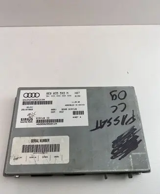 Volkswagen PASSAT CC Head unit multimedia control 8E0035593M