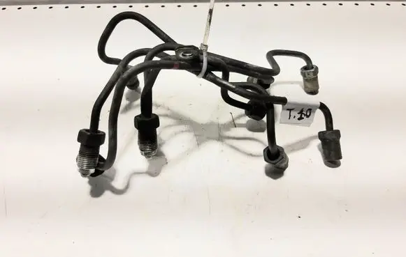 Toyota Corolla Verso E121 Fuel injector supply line/pipe 