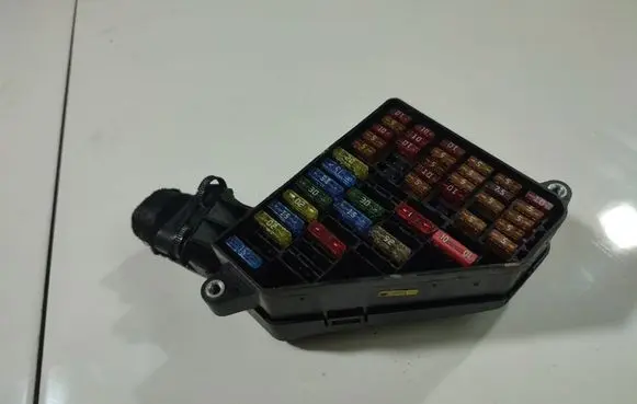 Volkswagen Polo IV 9N3 Fuse box set