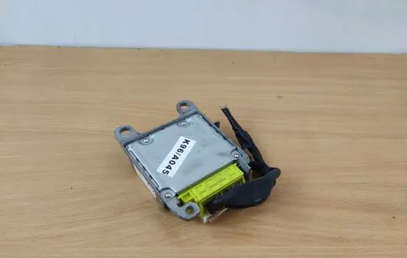 Toyota Avensis T250 Airbag control unit/module 8917005190