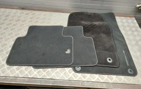 Porsche Cayenne (92A) Car floor mat set 
