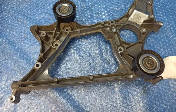 Mercedes-Benz E W212 Generator/alternator bracket A6512011109