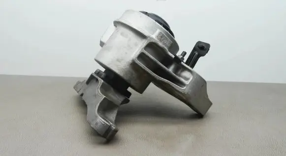 Ford Kuga II Engine mount bracket DS730F012GG