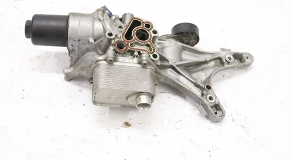 Seat Leon (5F) Oil filter mounting bracket 06L903143D