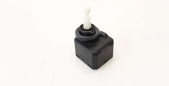 Audi A6 S6 C6 4F Headlight level adjustment motor 00883000