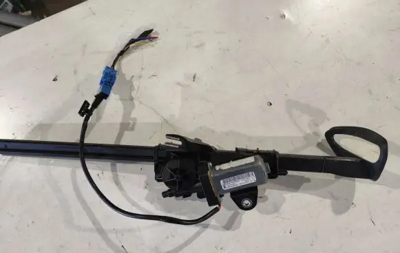 Mercedes-Benz C W205 Seat adjustment motor A2058600282 308362899AG KR2EJ561QC