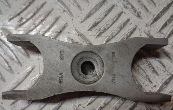 Skoda Yeti (5L) Fuel Injector clamp holder 03L216A