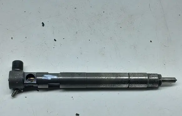 Chevrolet Cruze Fuel injector 28264952