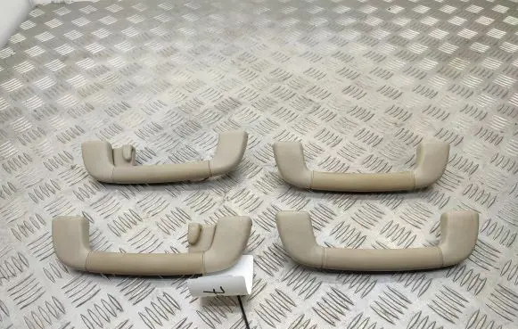 Lexus RX 330 - 350 - 400H A set of handles for the ceiling 