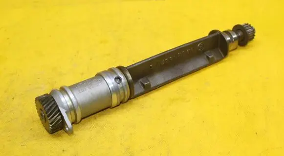 Seat Leon (1P) Oil pump balance shaft 06H103305J