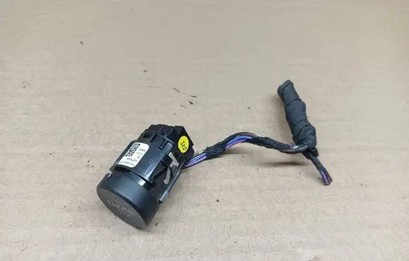 Skoda Octavia Mk4 Engine start stop button switch 3V0905217B