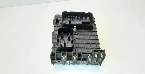 Volkswagen Touran I Fuse module 1K0937124H