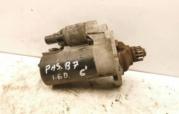 Volkswagen PASSAT B7 Starter motor