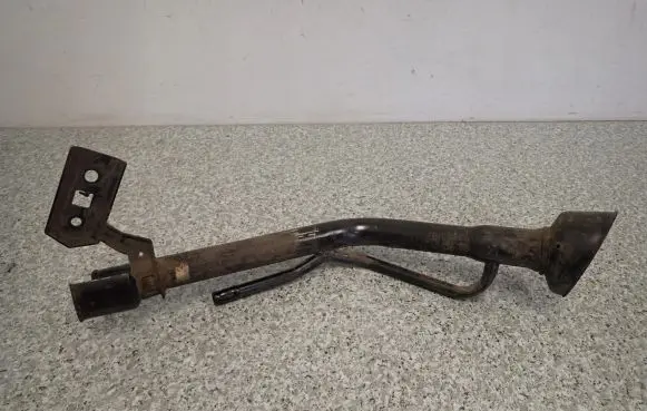 Nissan Note (E11) Fuel tank filler neck pipe 