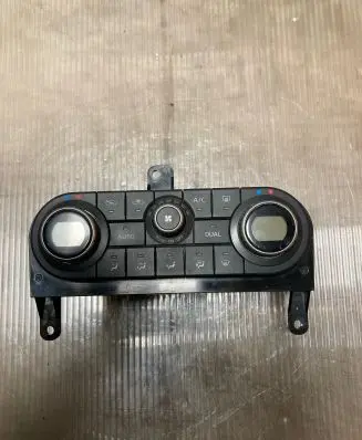 Nissan Qashqai Climate control unit 27500JD45D C8708 A02000A7707001